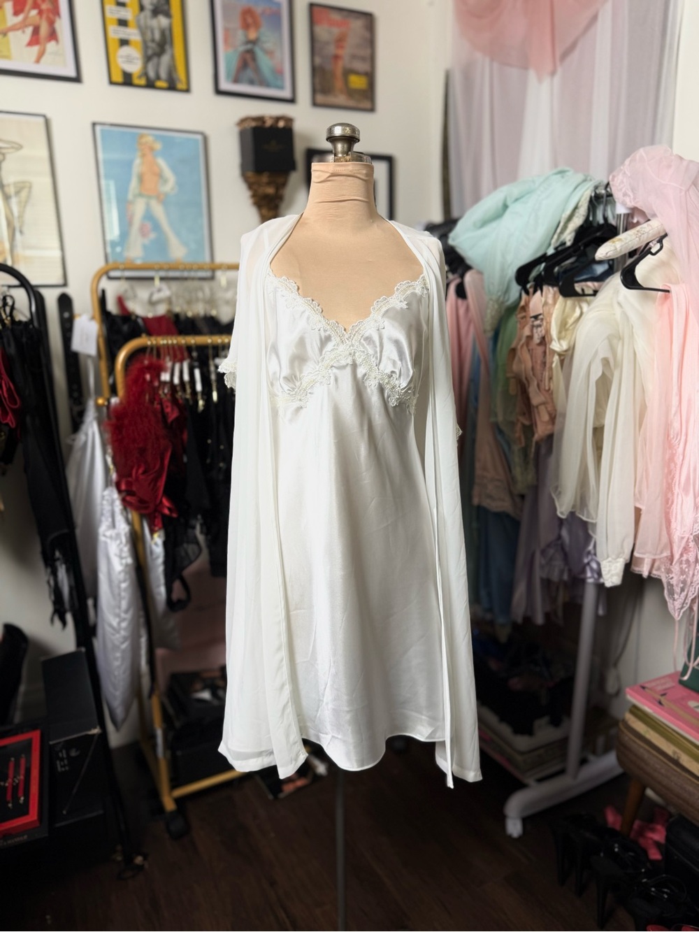 2010’s White Satin Lace-Trim Nightgown and Robe Set Boudoir Glamour